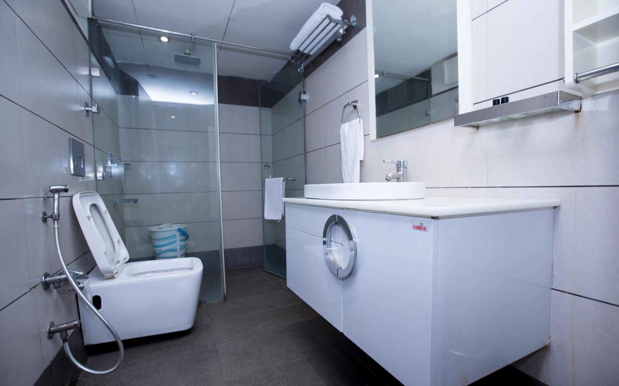 Hotel Aura Ip Grand Karkardooma Metro Station New Delhi Couple Friendly Екстер'єр фото