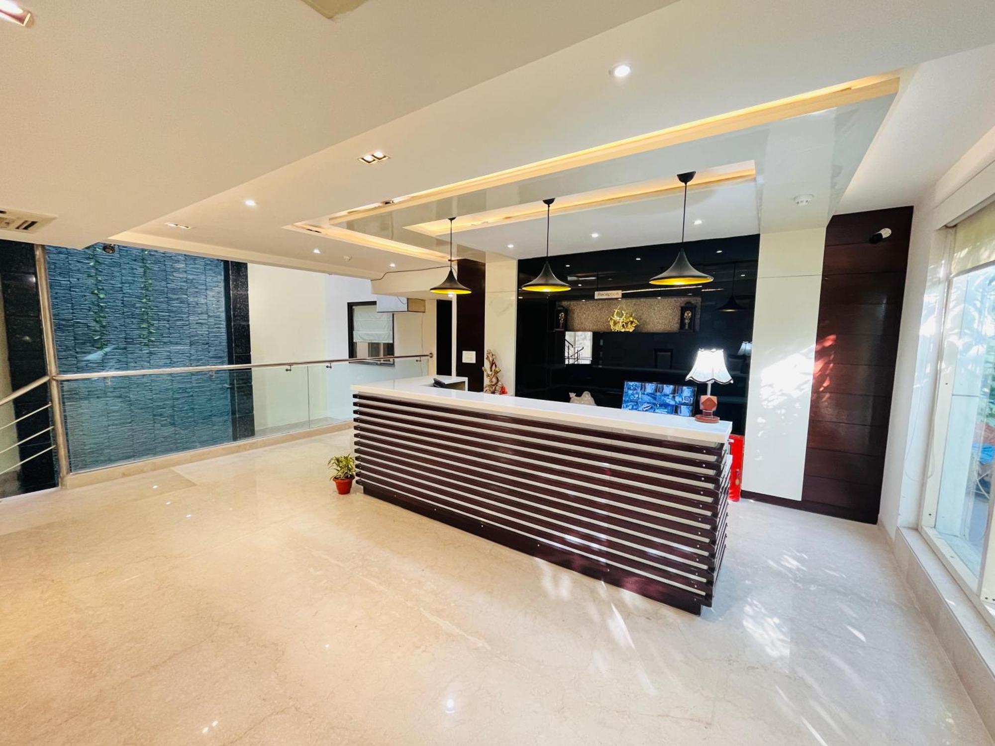 Hotel Aura Ip Grand Karkardooma Metro Station New Delhi Couple Friendly Екстер'єр фото